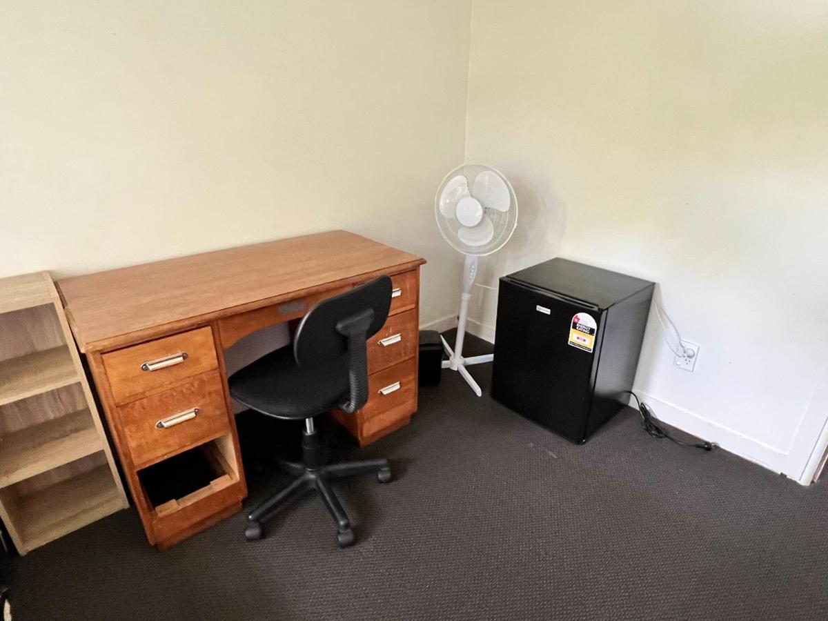 Single Room #1 Or #3 - Homestay Family Home - No Breakfast Hamilton Exterior photo